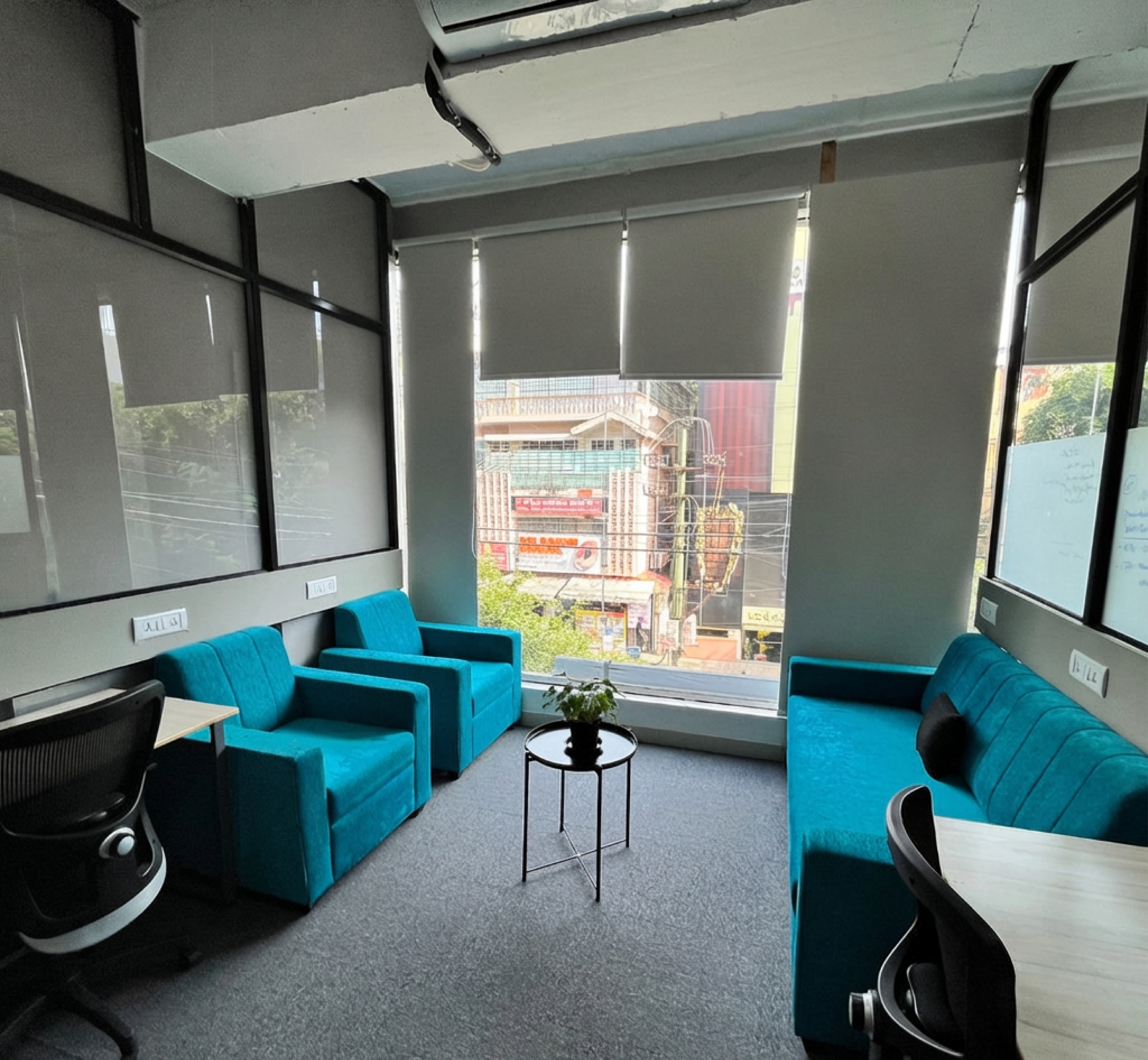 Waiting area with sofa and table in Beginest workspaces harbor 4